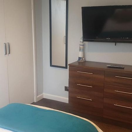 Lockinbar Holiday Apartments Tenby Ngoại thất bức ảnh