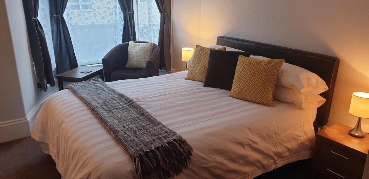 Lockinbar Holiday Apartments Tenby Ngoại thất bức ảnh