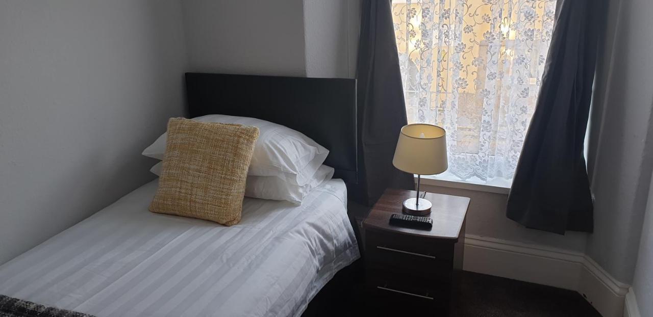 Lockinbar Holiday Apartments Tenby Ngoại thất bức ảnh